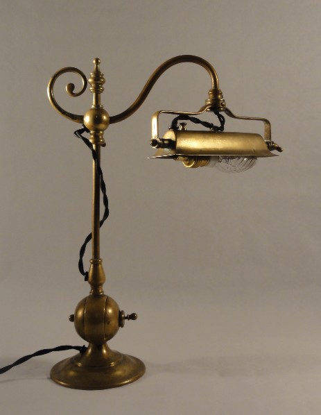 Owulyte Messingleuchte Jugendstil 1880 mit Porzellanschalter original vintagelamp