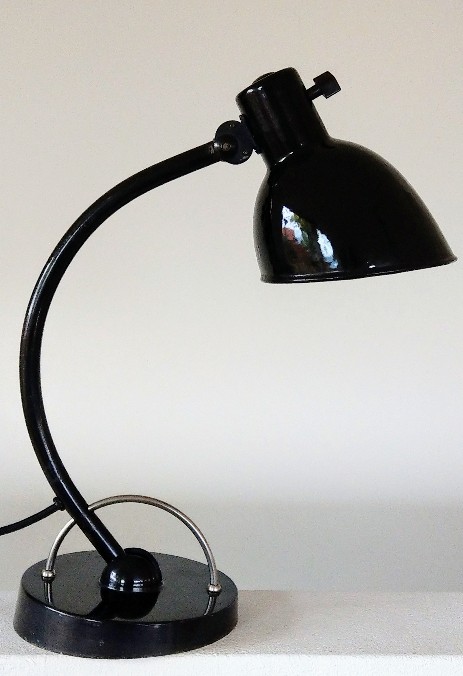 bauhaus tischleuchte mit bogenführung scharnier um 1925