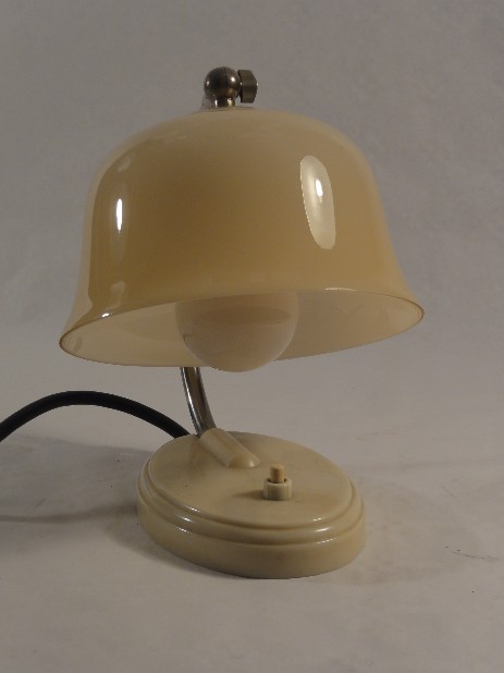 bakelite bedisde lamp art déco cream opal glass shade