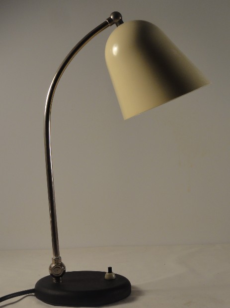 art deco bakelite tablelamp iron stand