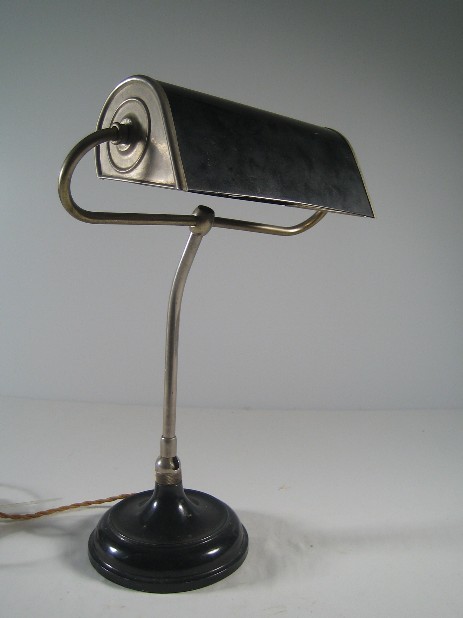 blech bankers lamp mit rundem eisenfuss um 1900 very old original bankers lamp iron stand metal shade joint