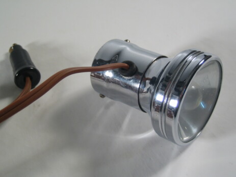 magnetisches12 volt auto licht chrom um 1955