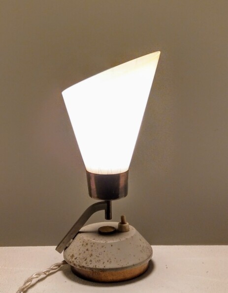 fifties design kleine tischleuchte tütenglas metallstand 1950