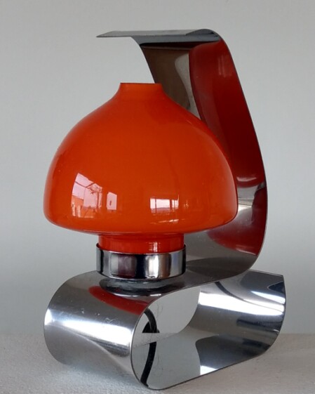 1960 design geschweifte chromband tischleuchte pilzglas überfangen sixties 