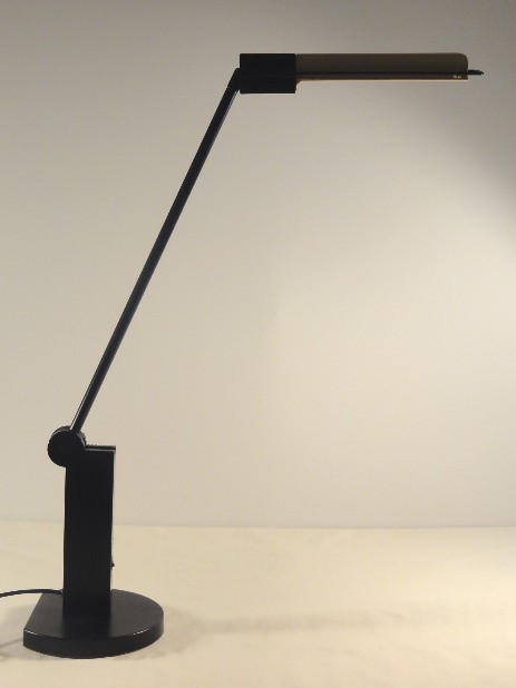 alistro tavolo ernesto gismondi artemide 1983