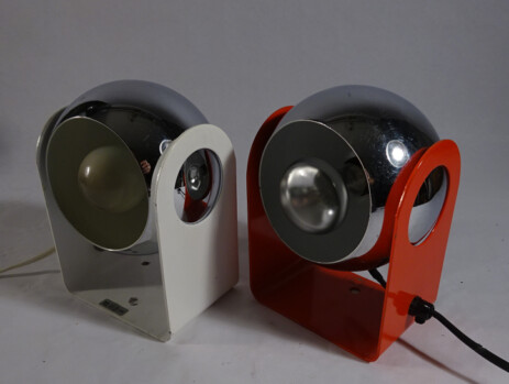 farbige chromstahl-kugelleuchten im kubistischen metallhalter um 1970