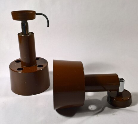 paar kleine braune wandspots 70s appliquen