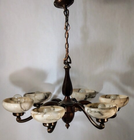 6armiger Leuchter mit Alabasterschalen Messing um 1925