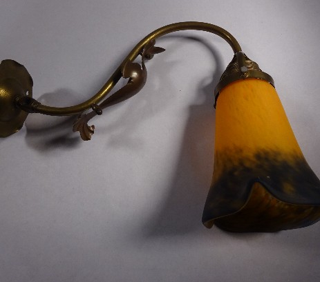 originale Jugendstil Messing Applique um 1920 mit Glas von Vianne 