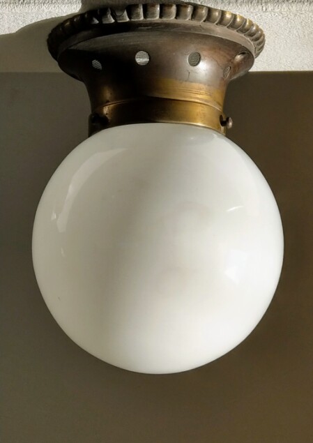 Belmag Jugendstil Deckenkugel auf Messingmontage dekoriert 1900 