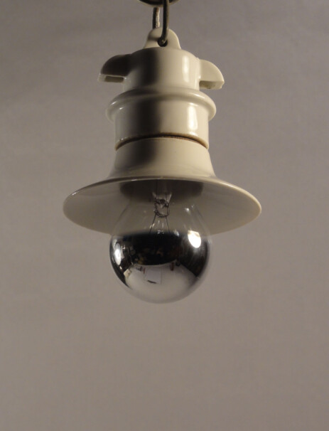 minimalistische porzellan kleinleuchte für nackte birnen um 1910