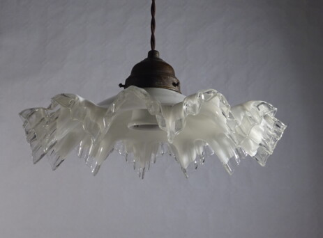 stark gefältelte glas deckenblume jugendstil um 1900