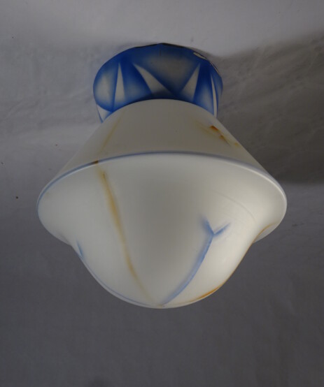 spritzlack deckenleuchten mit porzellanhalterungen uranglasur um 1925