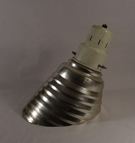 grosser aluminiumstrahler aus den 40erjahren