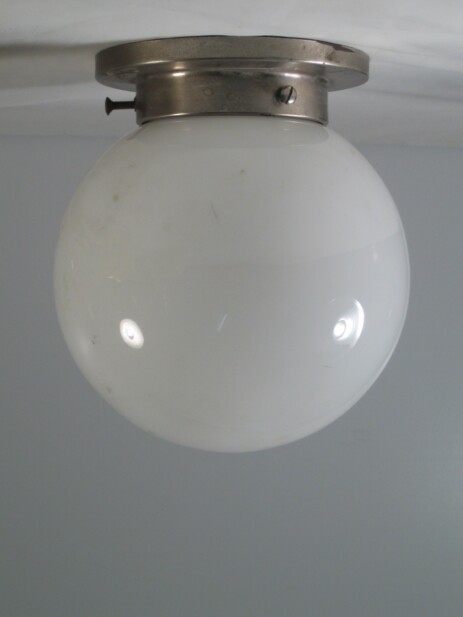 kleine bauhauskugeln an nickelmontage, um 1930