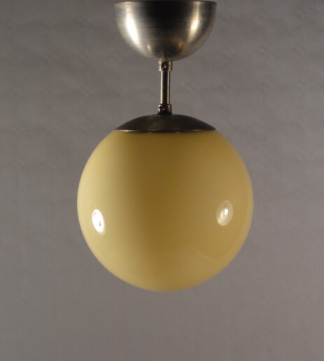 paar bauhaus deckenkugeln kandem crème mit nickelmontage um 1935