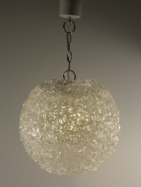 helle und glänzende granulatkugel ca 1965