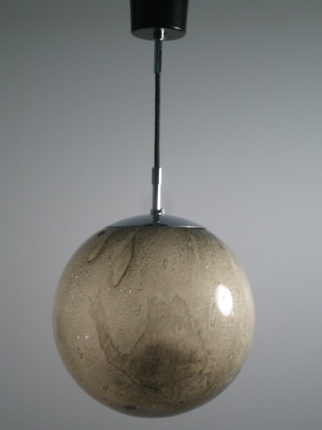 braune opalglas deckenkugel aus schweden mit tropfen