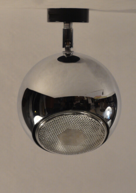 schwerer und dickwandiger chromspot um 1970