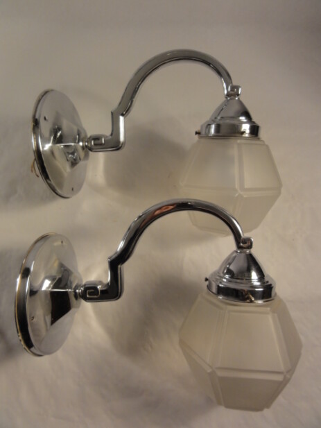 paar art déco auslegerleuchten vernickelt mit segmentiertem glas um 1930