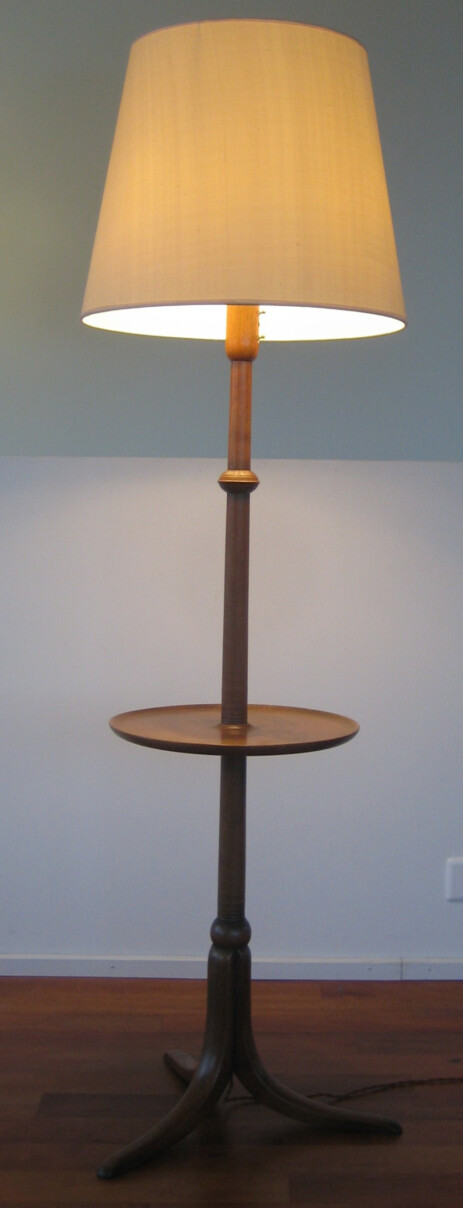 noble jugendstil-stehleuchte aus kirschbaumholz, ca 1910