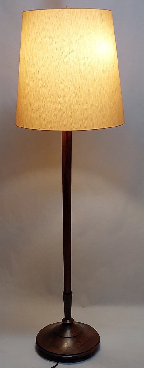 holzstehleuchte um 1920 von amba (basel) und eugen morel (zürich)