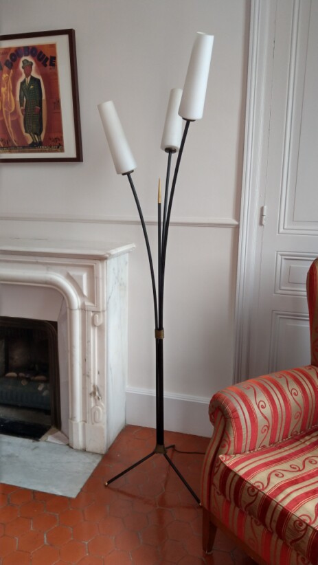  Maison Arlus Stehleuchte 3strahlig Metallrohr Opalglas 1950