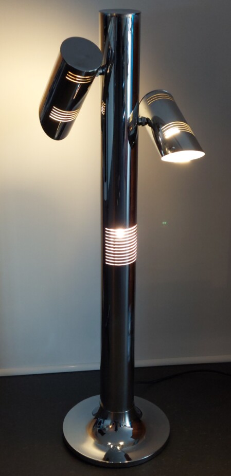 Chromstehleuchte Stil Goffredo Reggiano Luis Perez de la Oliva Grin Cosack 70s design