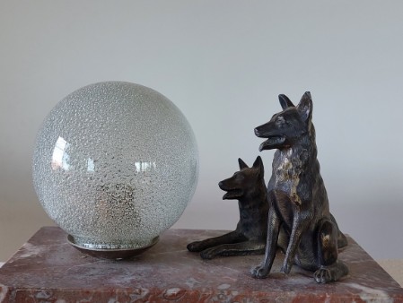 art déco veilleuse paar bronzehunde mit glaskugel 1930